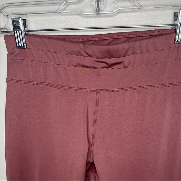 FABLETICS High Waist UltraCool 7/8 Leggings - Picture 3 of 12